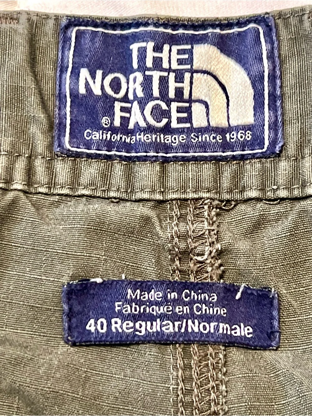 The North Face Men's Army Green Cargo Utility Shorts-Size 40